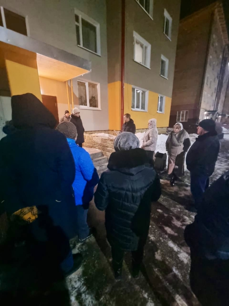 А.В. Кондауров провел встречу с жителями дома N11 по улице Шамонина