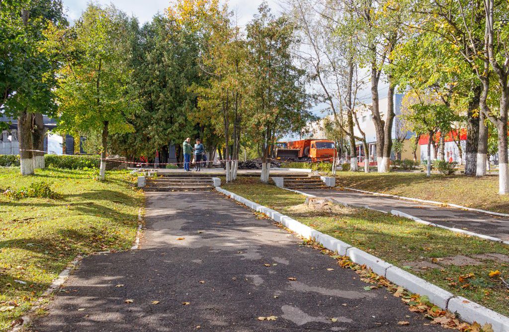 Парк Рижский благоустроят Шаховская. Шаховская парк по улице Комсомольская осень. Благоустройство Шаховского парка. Самый ухоженный город России.