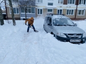 Жители округа вышли на уборку последствий снегопада