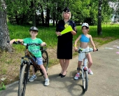 Юным участникам напомнили про безопасность на дороге