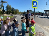 В Шаховской юные пешеходы изучают ПДД прямо на улицах поселка