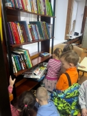 Экскурсия в библиотеку Детского сада «Идем по книжной  улице»