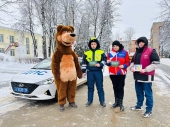 В Шаховской пешеходам напомнили о дорожной безопасности